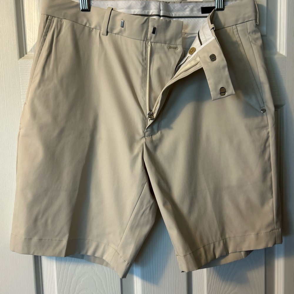 Ralph Lauren Tan Flat Front Shorts Classic Style - New (never worn)